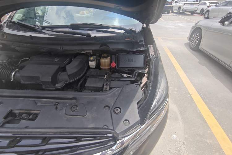 Used Buick GL8 2020 Land Business Class 652T Luxury Model Engine Bay Left