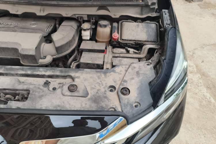Used Buick GL8 2020 Land Cruiser Executive Class 652T Comfort Model Engine Bay Left