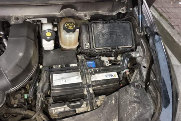 Used Buick GL8 2020 Land Cruiser Executive Class 652T Comfort Model Engine Bay Left