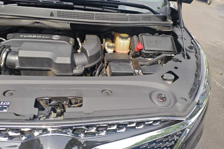 Used Buick GL8 2020 ES Land Cruiser 653T Flagship Model Engine Bay Left