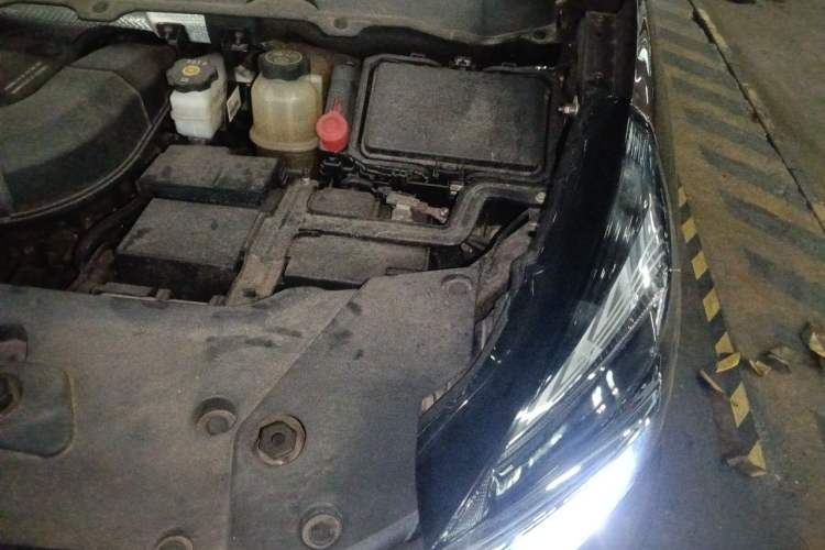 Used Buick GL8 2020 Land Business Class 652T Premium Model Engine Bay Left