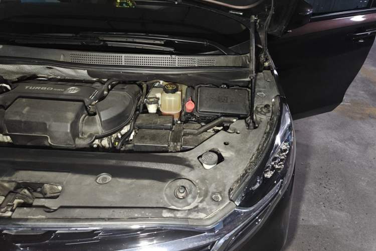 Used Buick GL8 2020 ES Land Cruiser 653T Luxury Edition Engine Bay Left