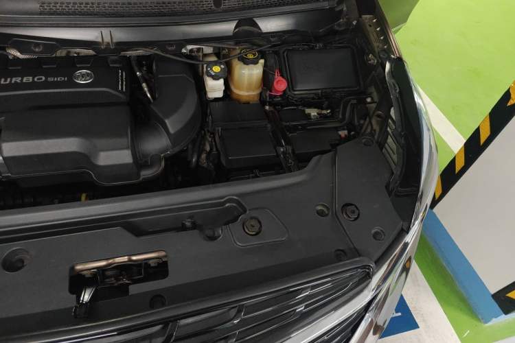 Used Buick GL8 2020 Land Business Class 652T Luxury Model Engine Bay Left