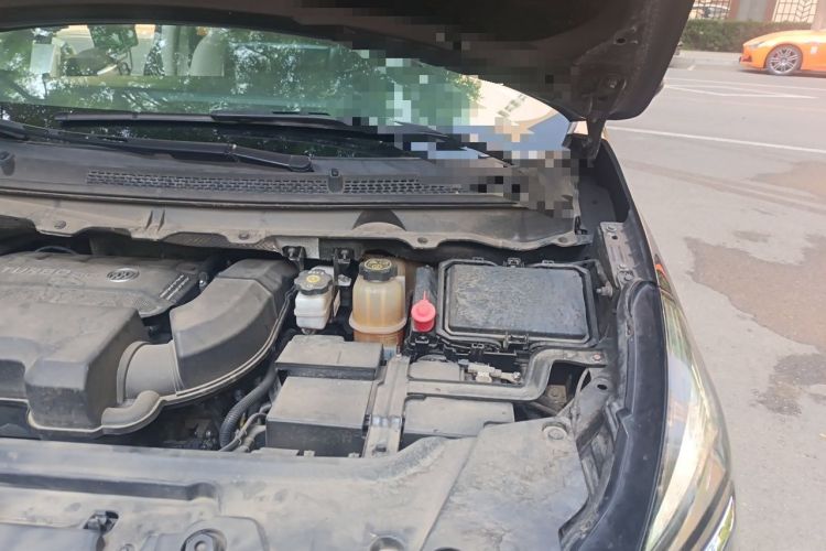 Used Buick GL8 2020 Land Cruiser Executive Class 652T Comfort Model Engine Bay Left