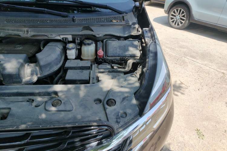Used Buick GL8 2020 Land Business Class 652T Premium Model Engine Bay Left