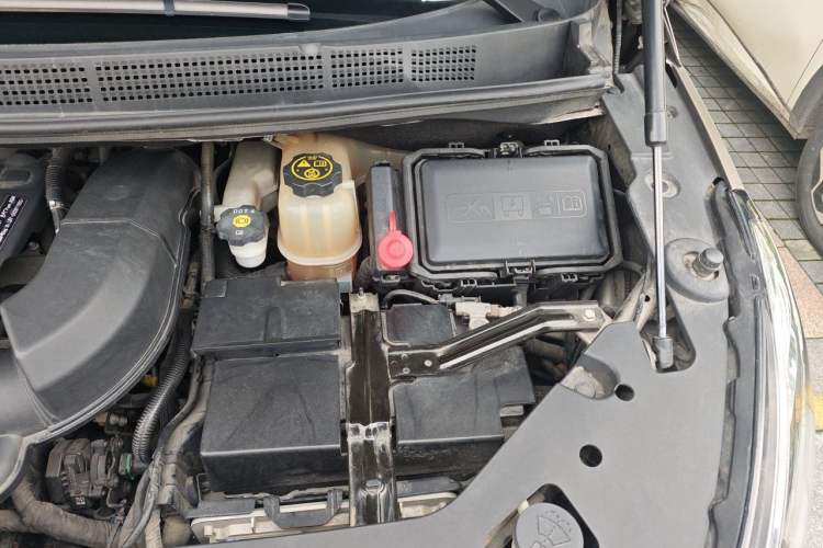 Used Buick GL8 2020 ES Land Cruiser 653T Luxury Edition Engine Bay Left