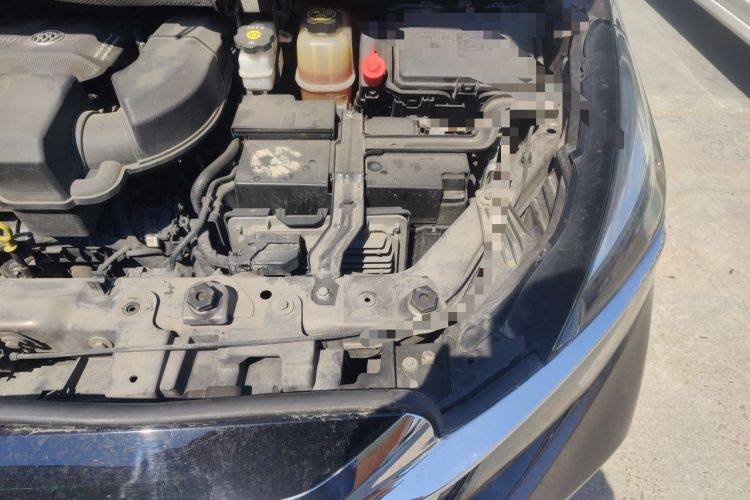 Used Buick GL8 2020 Land Cruiser Executive Class 652T Comfort Model Engine Bay Left