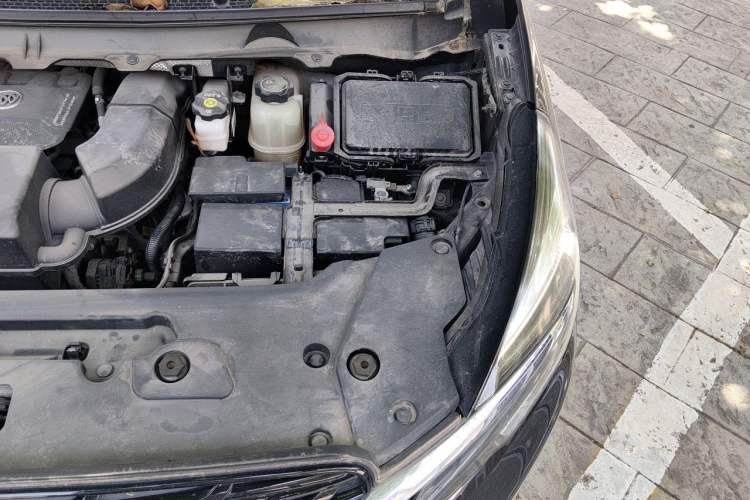Used Buick GL8 2020 Land Business Class 652T Premium Model Engine Bay Left
