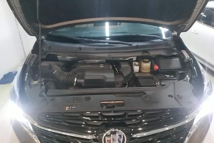 Used Buick GL8 2020 Land Business Class 652T Luxury Model Engine Bay