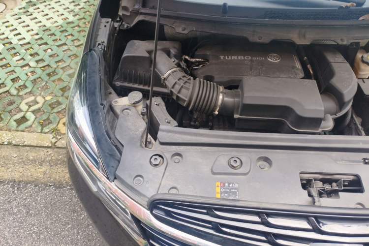Used Buick GL8 2020 Land Business Class 652T Luxury Model Engine Bay Right