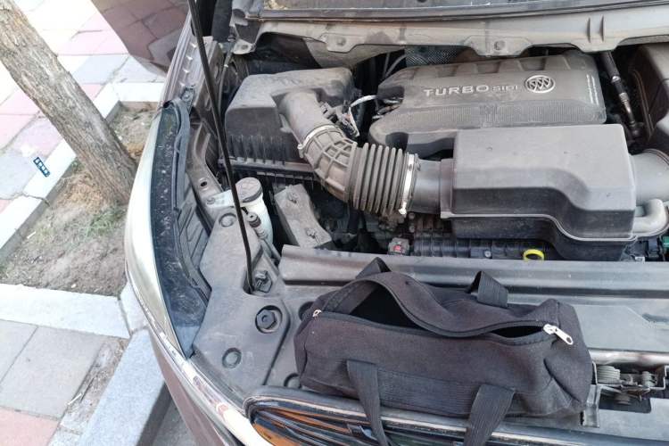 Used Buick GL8 2020 Land Cruiser Executive Class 652T Comfort Model Engine Bay Right