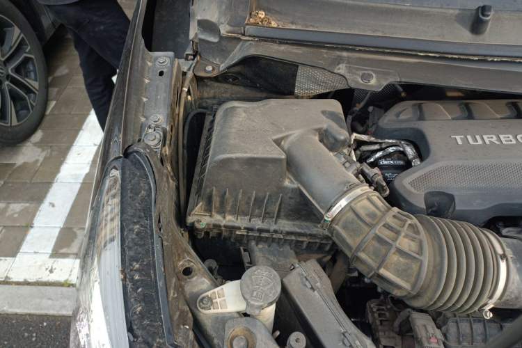 Used Buick GL8 2020 Land Business Class 652T Luxury Model Engine Bay Right