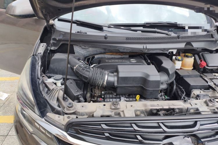 Used Buick GL8 2020 Land Cruiser Executive Class 652T Comfort Model Engine Bay Right