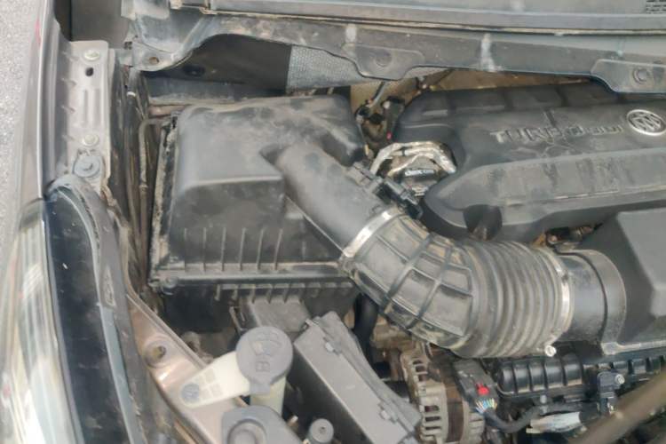 Used Buick GL8 2020 Land Business Class 652T Luxury Model Engine Bay Right