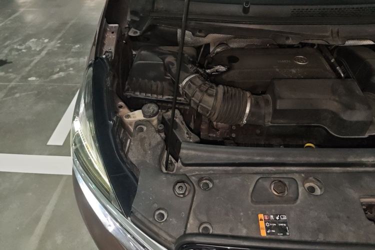 Used Buick GL8 2020 Land Business Class 652T Luxury Model Engine Bay Right