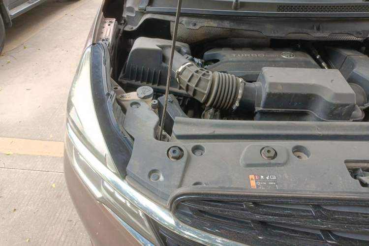 Used Buick GL8 2020 Land Business Class 652T Luxury Model Engine Bay Right