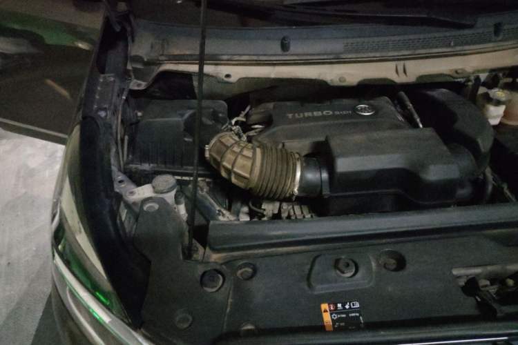 Used Buick GL8 2020 Land Business Class 652T Luxury Model Engine Bay Right