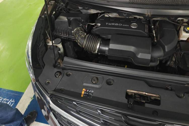 Used Buick GL8 2020 Land Business Class 652T Luxury Model Engine Bay Right