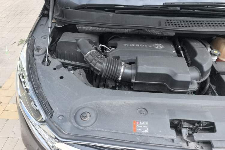 Used Buick GL8 2020 ES Land Cruiser 653T Luxury Model Engine Bay Right