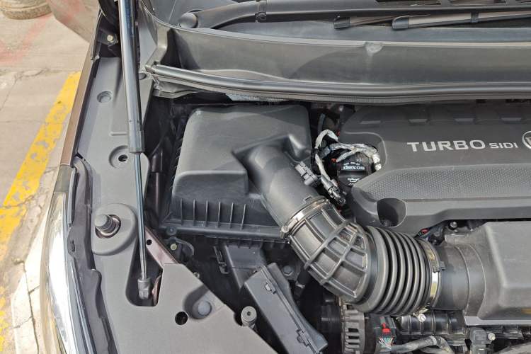 Used Buick GL8 2020 ES Land Cruiser 653T Luxury Edition Engine Bay Right