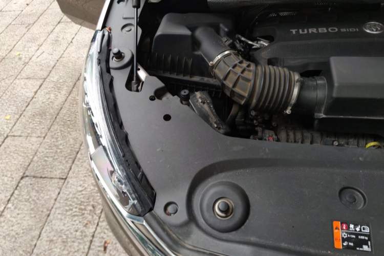 Used Buick GL8 2020 ES Land Cruiser 653T Comfort Edition Engine Bay Right
