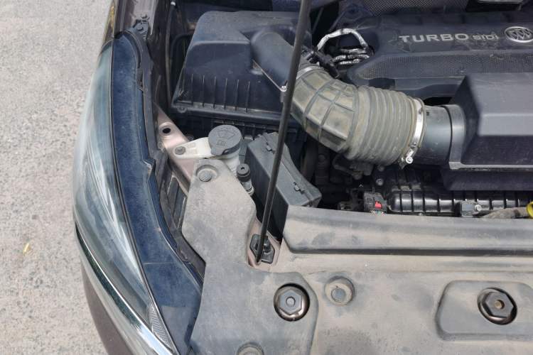 Used Buick GL8 2020 Land Business Class 652T Luxury Model Engine Bay Right