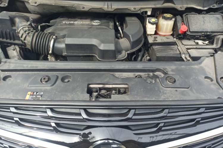 Used Buick GL8 2020 Land Business Class 652T Luxury Model Engine Bay