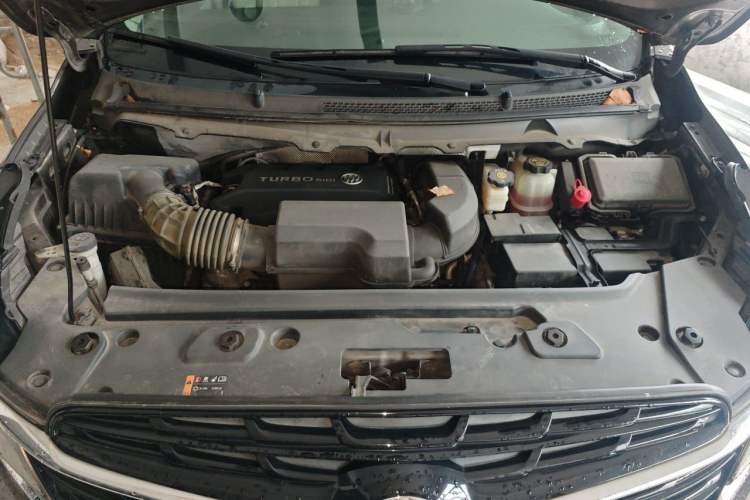 Used Buick GL8 2020 Land Cruiser Executive Class 652T Comfort Model Engine Bay