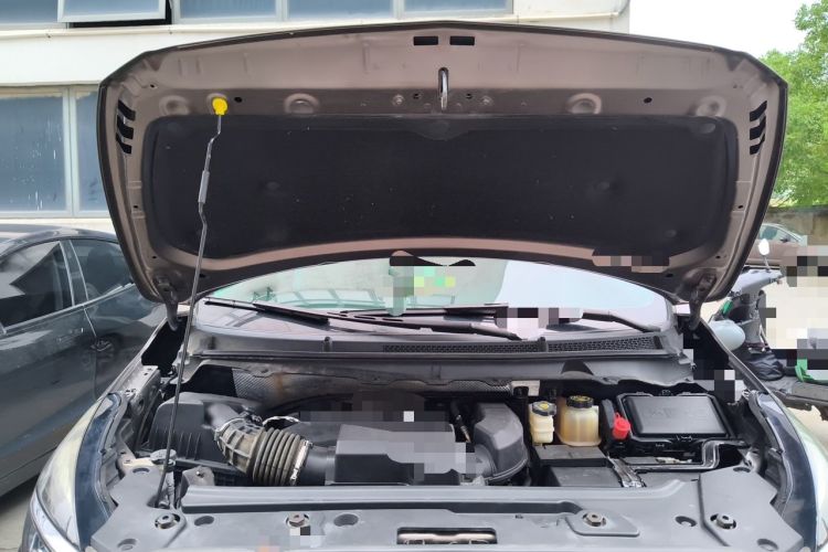 Used Buick GL8 2020 Land Business Class 652T Luxury Model Engine Bay