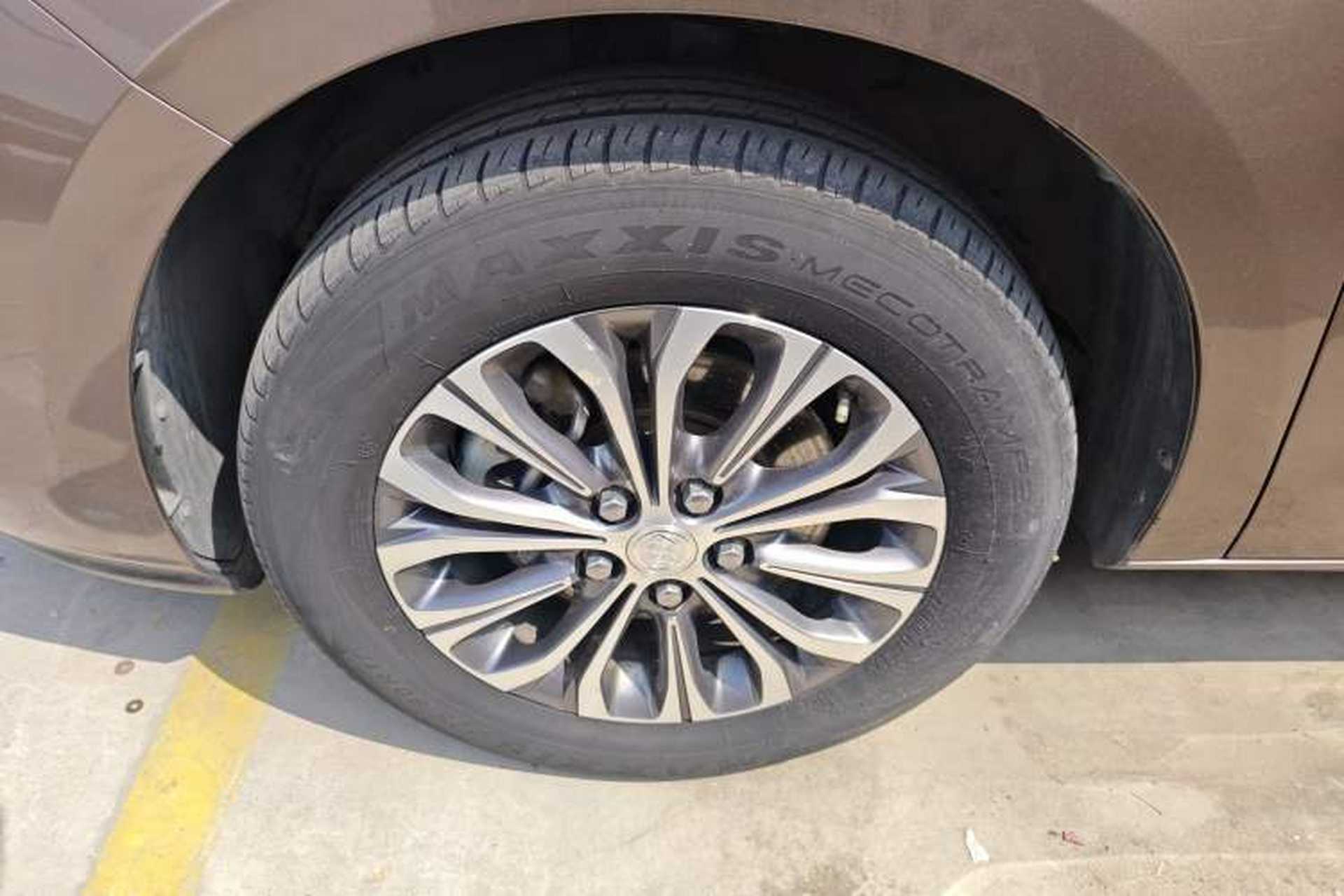 Used Buick GL8 2020 Land Cruiser Executive Class 652T Comfort Model Exterior 4