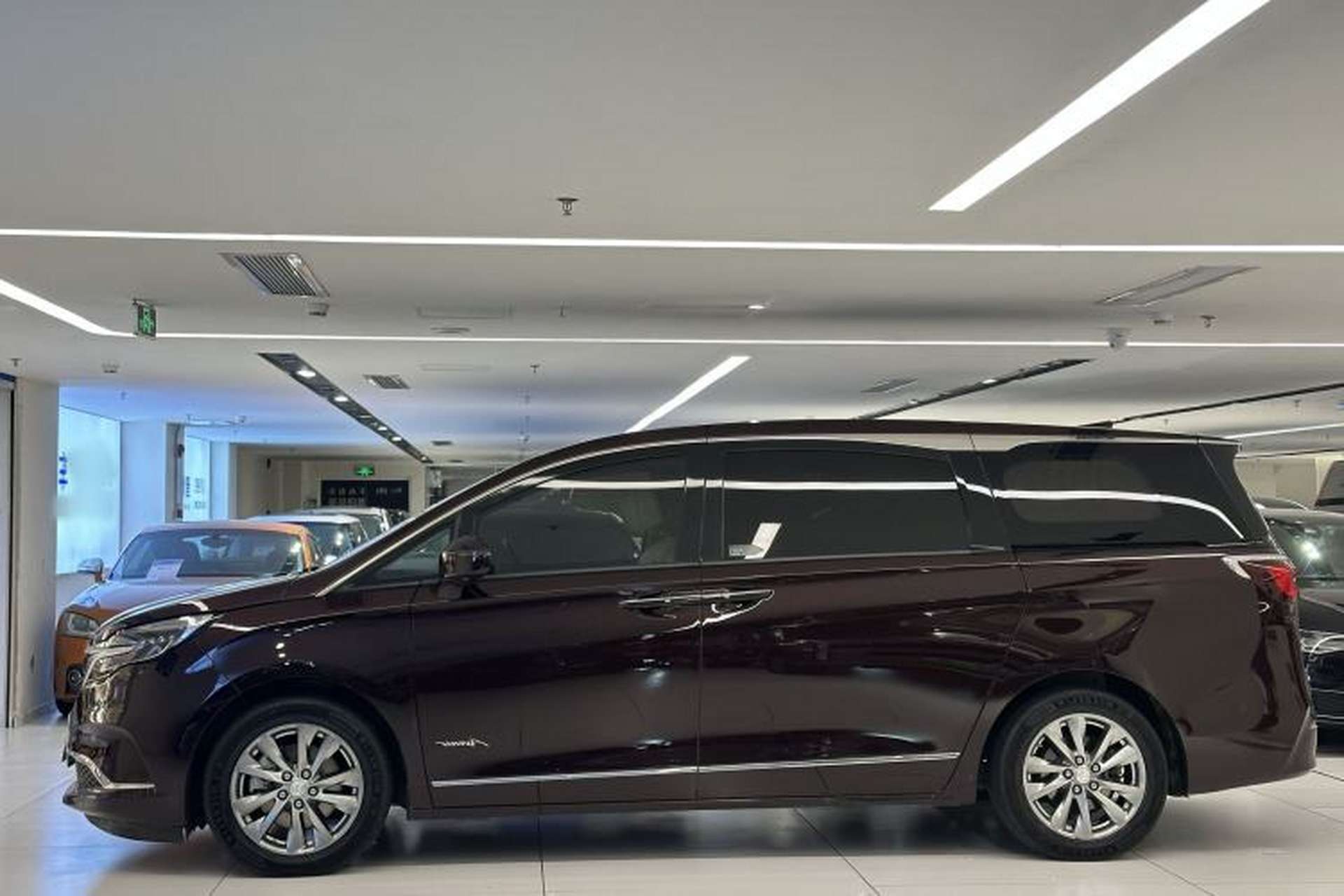 Used Buick GL8 2020 Avenir Avia Six-Seat Deluxe Edition Exterior 4