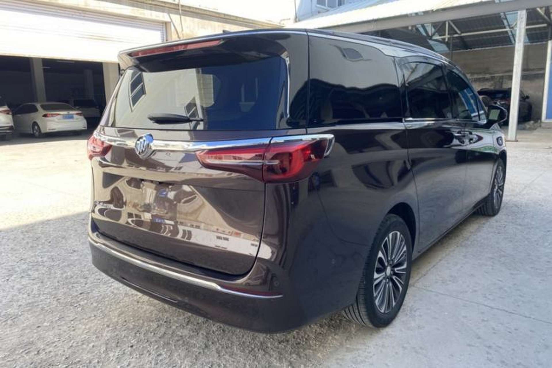 Used Buick GL8 2020 ES Land Cruiser 653T Luxury Model Exterior 4