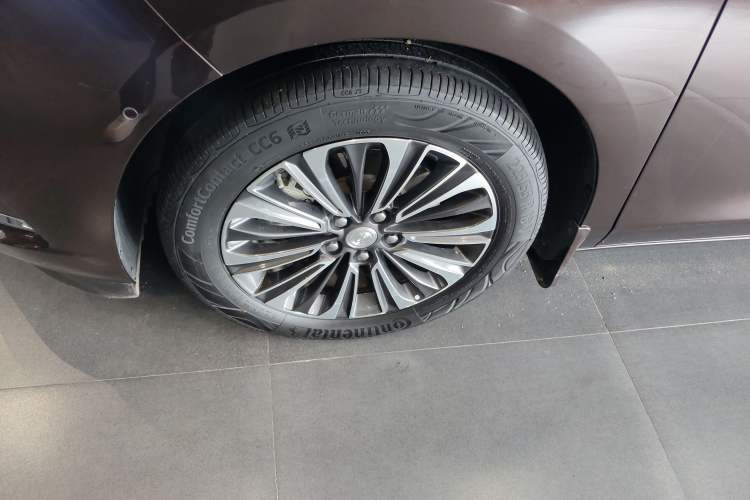 Used Buick GL8 2020 ES Land Cruiser 653T Luxury Model Exterior 4