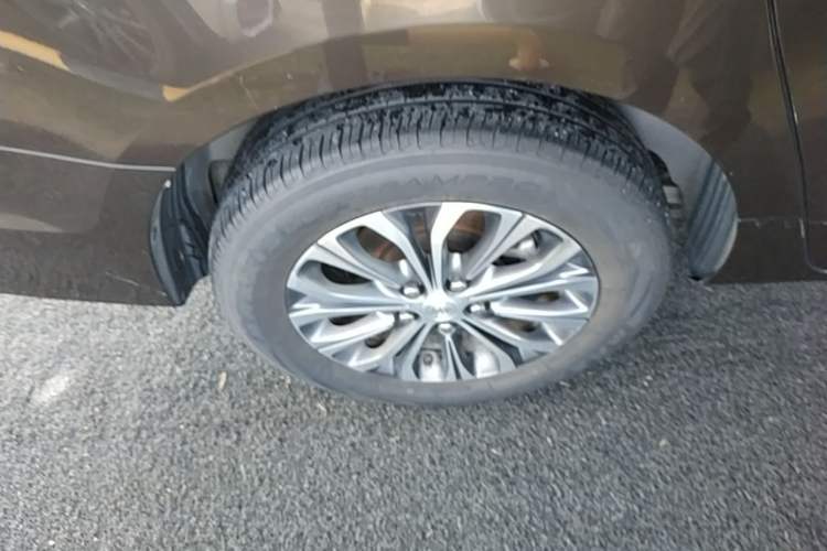 Used Buick GL8 2020 Land Cruiser Executive Class 652T Comfort Model Exterior 5