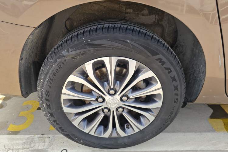 Used Buick GL8 2020 Land Cruiser Executive Class 652T Comfort Model Exterior 5
