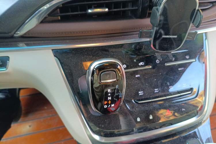 Used Buick GL8 2020 Land Cruiser Executive Class 652T Comfort Model Gear Lever