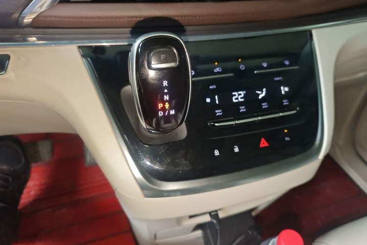 Used Buick GL8 2020 Land Business Class 652T Luxury Model Gear Lever