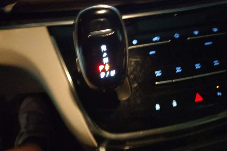 Used Buick GL8 2020 Land Business Class 652T Luxury Model Gear Lever