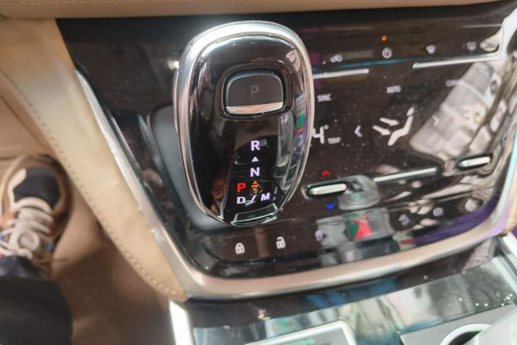 Used Buick GL8 2020 ES Land Cruiser 653T Luxury Edition Gear Lever