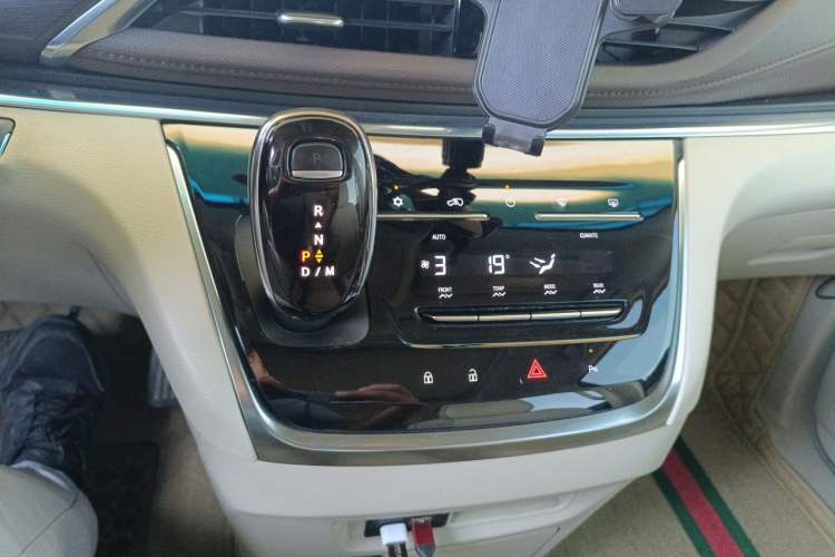 Used Buick GL8 2020 Land Business Class 652T Luxury Model Gear Lever