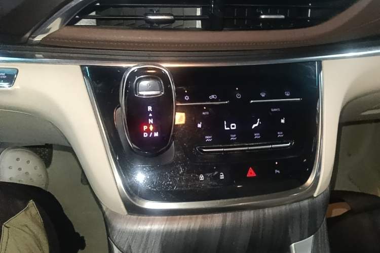 Used Buick GL8 2020 Land Business Class 652T Luxury Model Gear Lever
