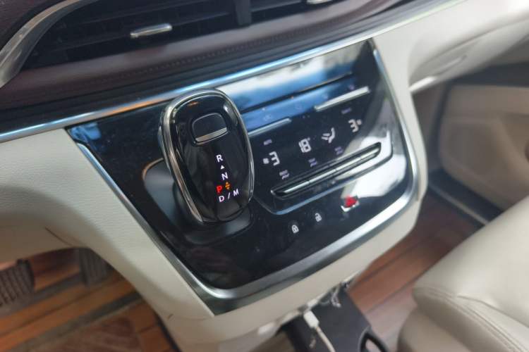 Used Buick GL8 2020 Land Business Class 652T Luxury Model Gear Lever