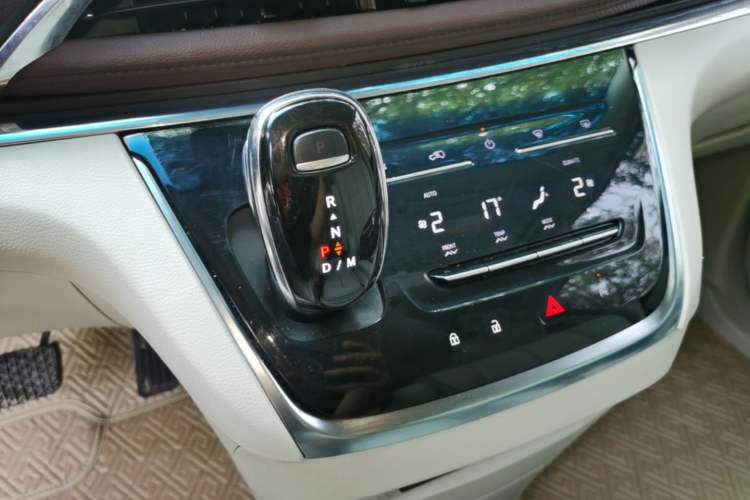 Used Buick GL8 2020 Land Business Class 652T Luxury Model Gear Lever