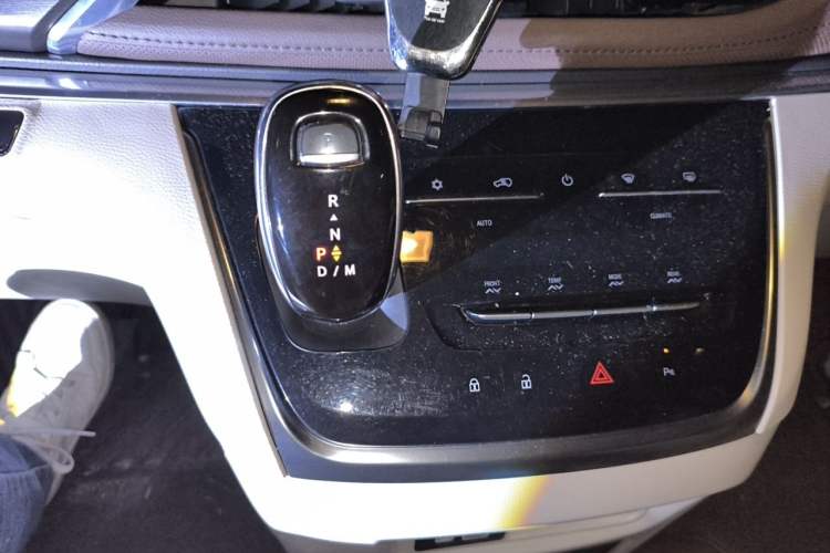 Used Buick GL8 2020 Land Business Class 652T Luxury Model Gear Lever