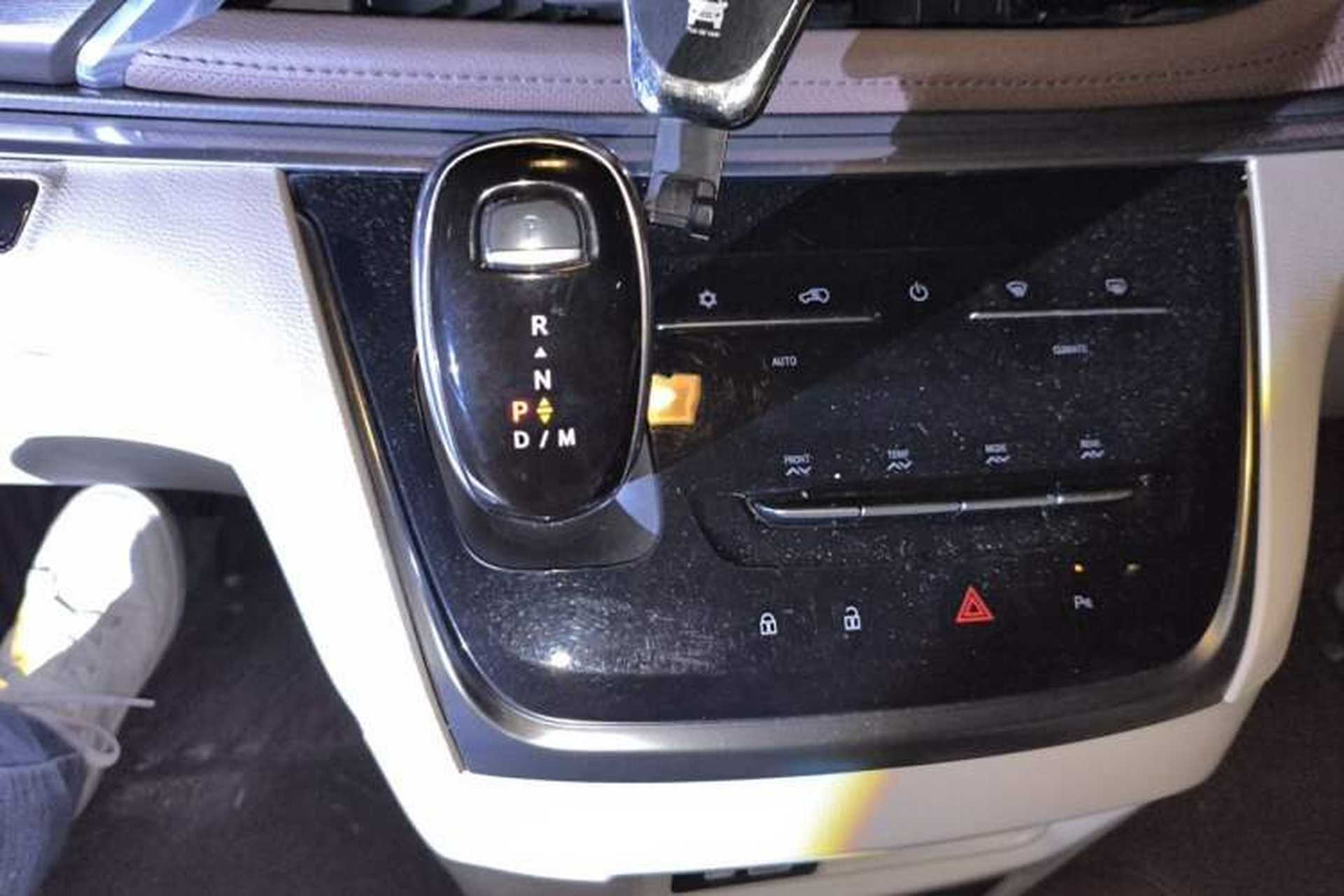Used Buick GL8 2020 Land Business Class 652T Luxury Model Gear Lever