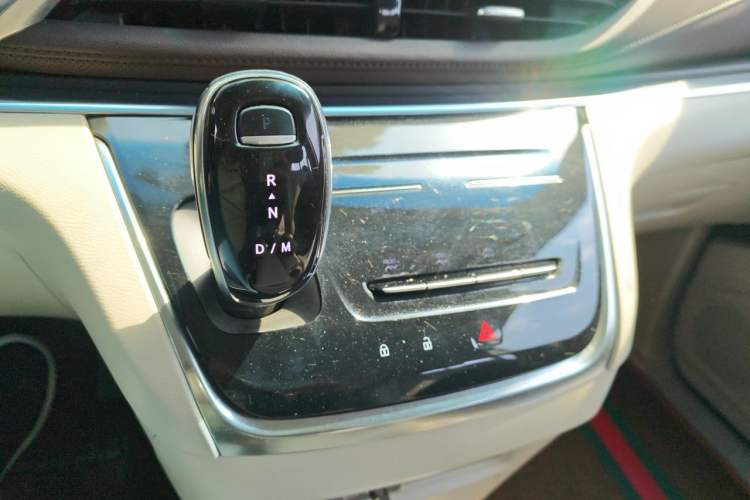 Used Buick GL8 2020 Land Cruiser Executive Class 652T Comfort Model Gear Lever