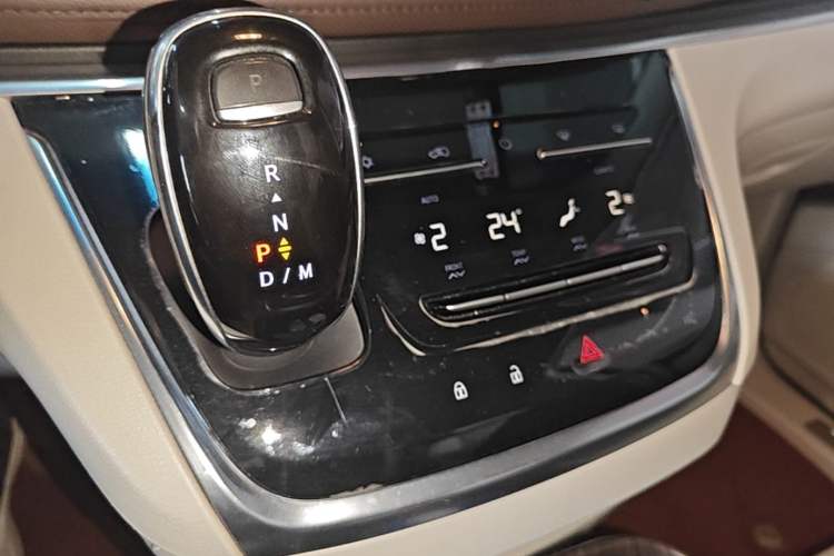 Used Buick GL8 2020 Land Business Class 652T Premium Model Gear Lever