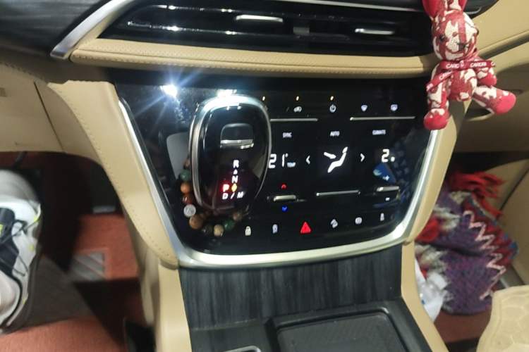 Used Buick GL8 2020 ES Land Cruiser 653T Luxury Edition Gear Lever