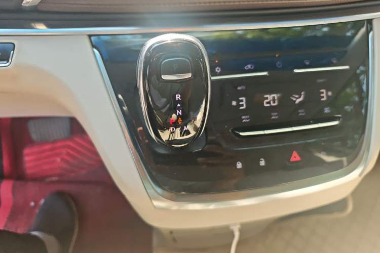 Used Buick GL8 2020 Land Business Class 652T Luxury Model Gear Lever