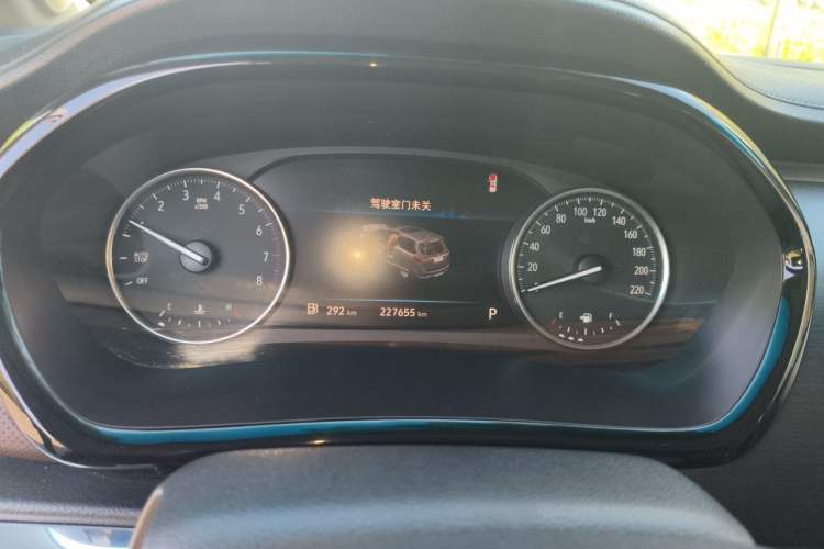 Used Buick GL8 2020 Land Cruiser Executive Class 652T Comfort Model Instrument Cluster